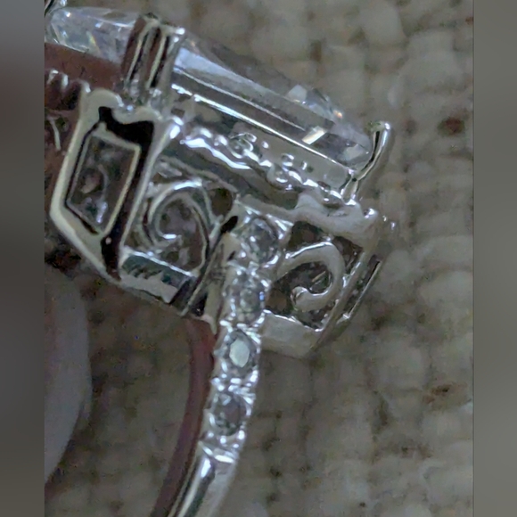 Ring 925 Cubic Zirconia Emerald Cut Ring Size 7 Intricate Detailing - Picture 7 of 9